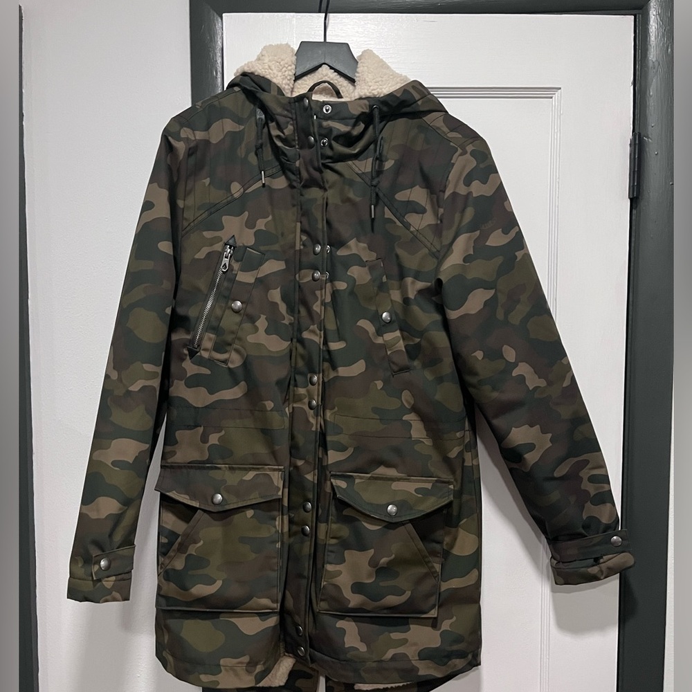 Volcom Winter Parka - Worn once! Like new!
